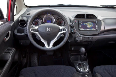 Mua xe ô tô cũ giá 250 triệu có nên mua Honda Fit đời 2012