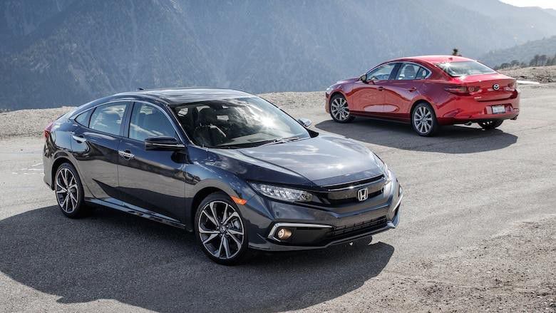 So sánh Mazda 3 và Honda Civic phiên bản 2018 có gì khác biệt?